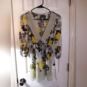 FOREVER ladies sheer cinch waist top. Size Med